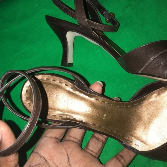 Brown Gianni Bini short heeled pumps in size 8 - Picture 7 of 7